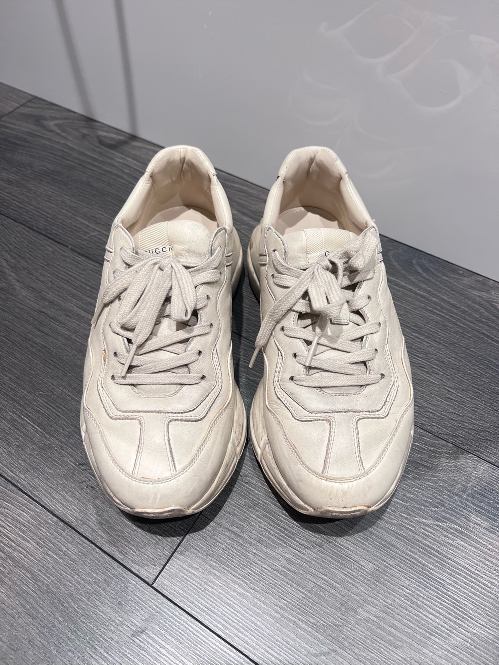Gucci Off-White/Cream Men’s Low-Top Sneakers